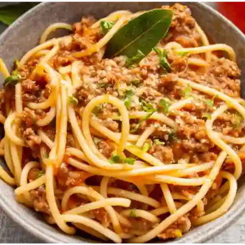 Boloñesa en Espaguetti con Te Diciotto