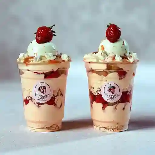 2 Merengones 16Oz + Salsa Fresa + Helado