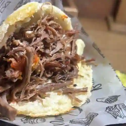 Arepa con Carne