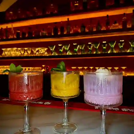 Soda frutos rojos 14 oz