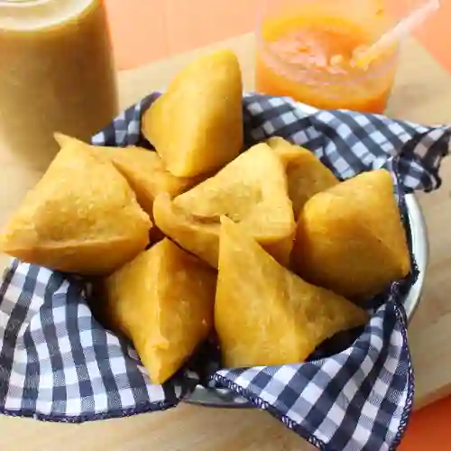Combo Maletin 100 Empanadas Cocteleras