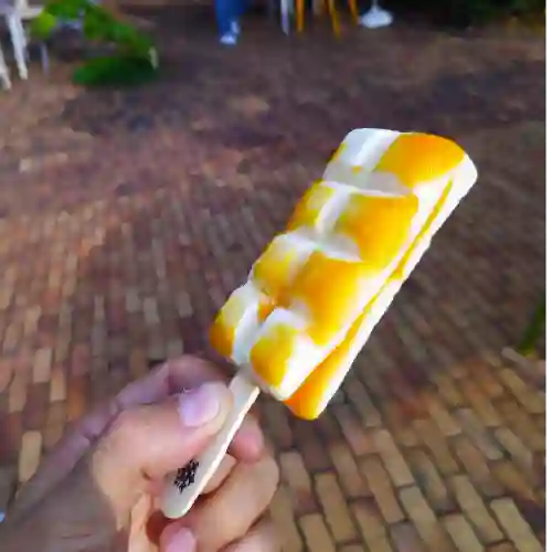 Helado Artesanal Paleta de Maracuyá