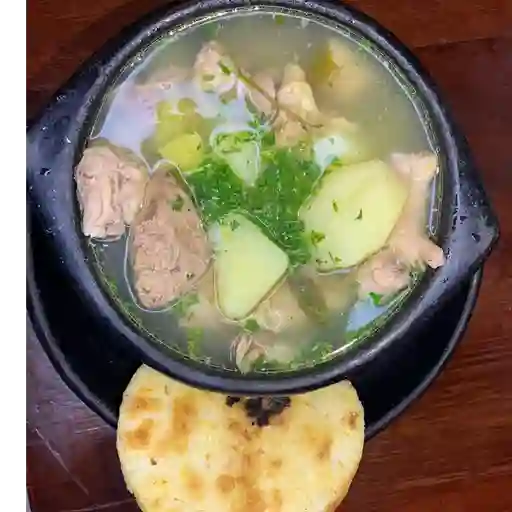 Caldo de menudencia