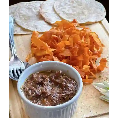 Taquitos de Rabo de Toro