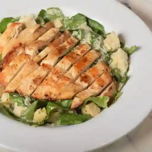 Ensalada Cesar con Pollo