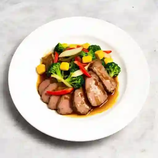 Lomito De Res Con Brocoli En Salsa De Ostras