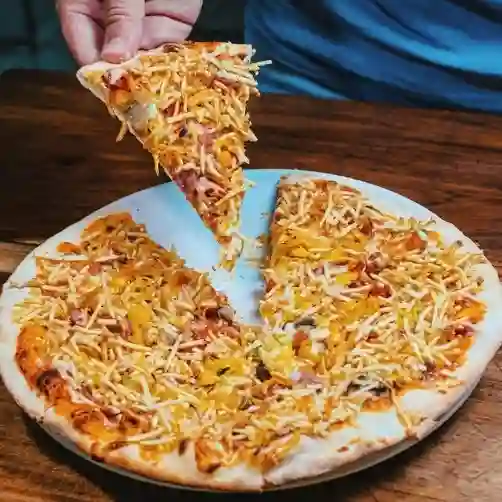 Pizza vomito hawaiana