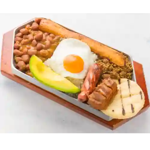 Bandeja Paisa + Limonada