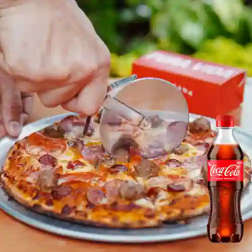 Pizza Carnívora Mediana (25Cm) + Cocacola Org 400ml