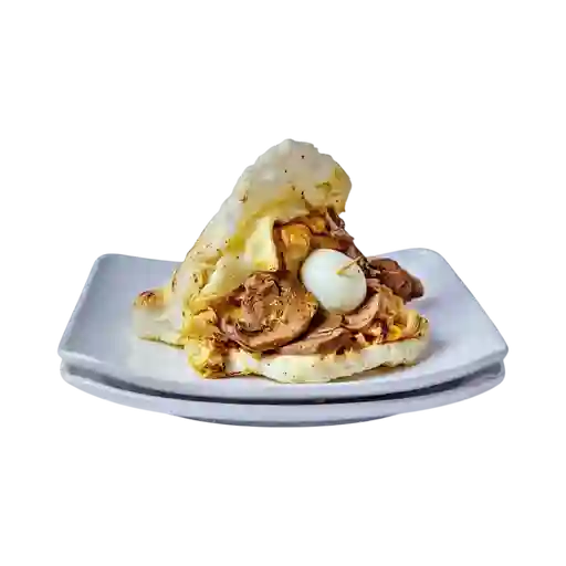 Arepa Carne Champiñón y Queso