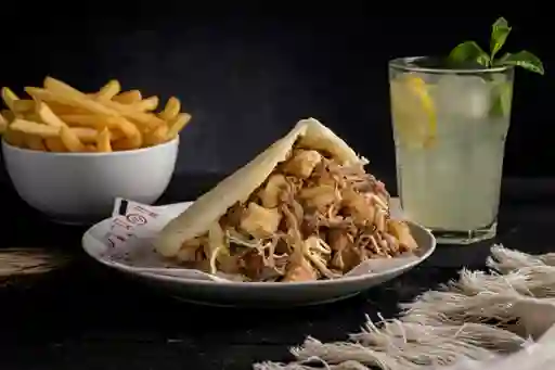 Combo Rústika con papas y limonada 