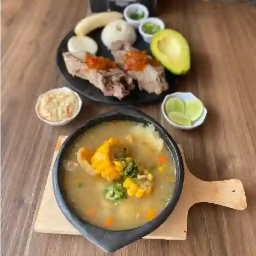 Sancocho de espinazo+bandeja+bebida