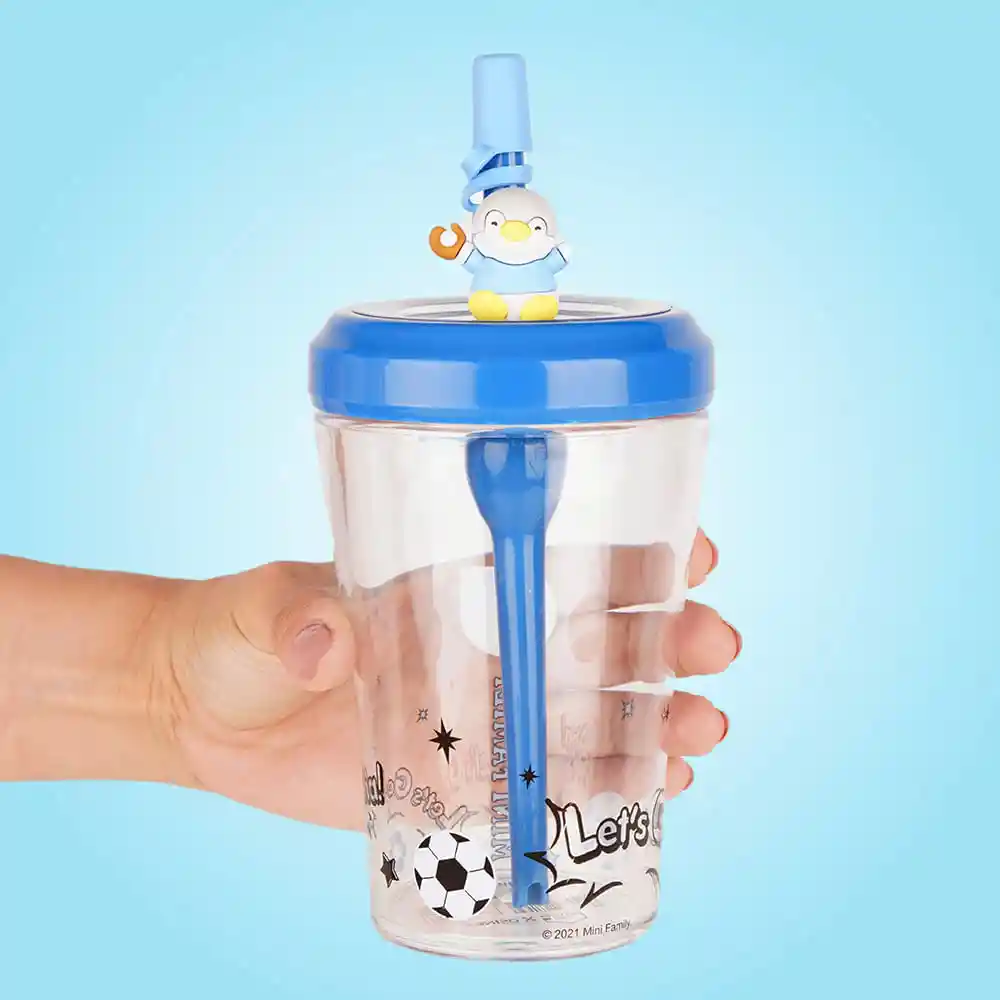 Miniso Botella de Plástico Con Pitillo Mini Family Sports 520 mL