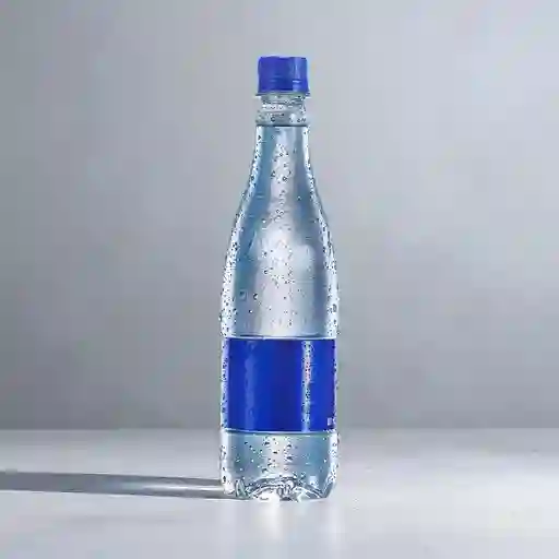 Agua sin gas