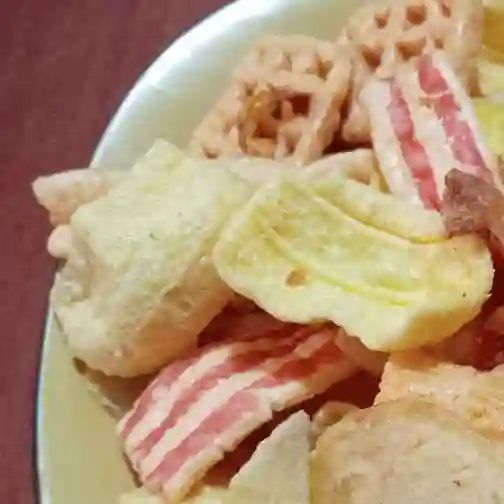 Chicharrines mixtos de maíz