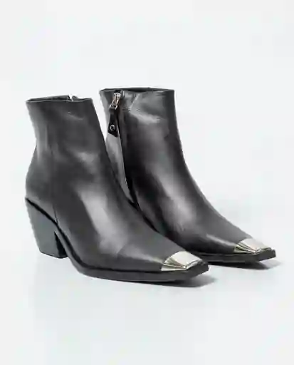 Botas Timeless Femenino Negro Sombrío Ultra Oscuro 35 Chevignon