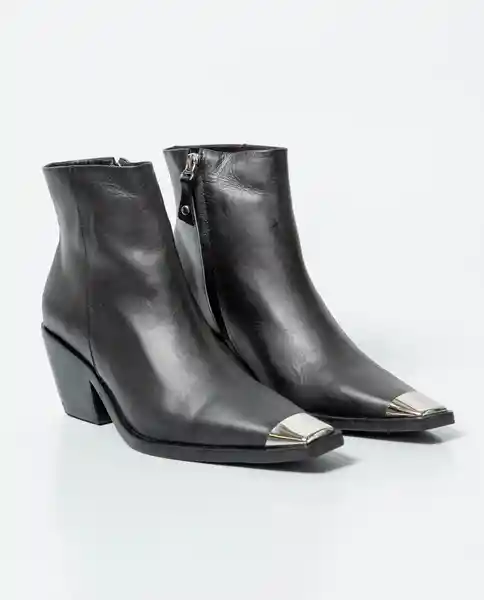 Botas Timeless Femenino Negro Sombrío Ultra Oscuro 35 Chevignon