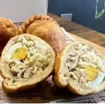 Empanada Arroz Pollo en Trigo