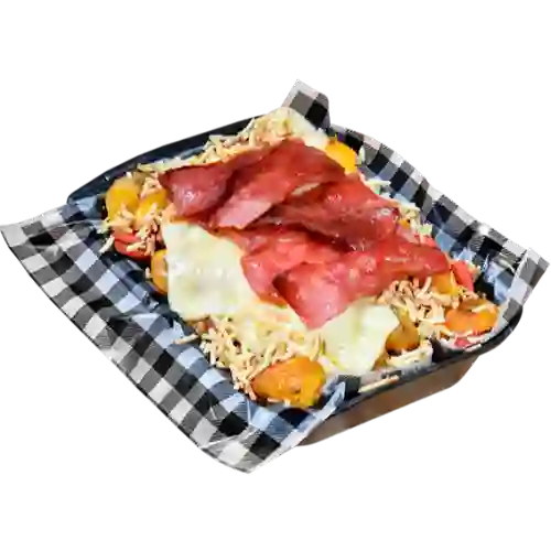 Salchipapa con Tocineta ( para 2)
