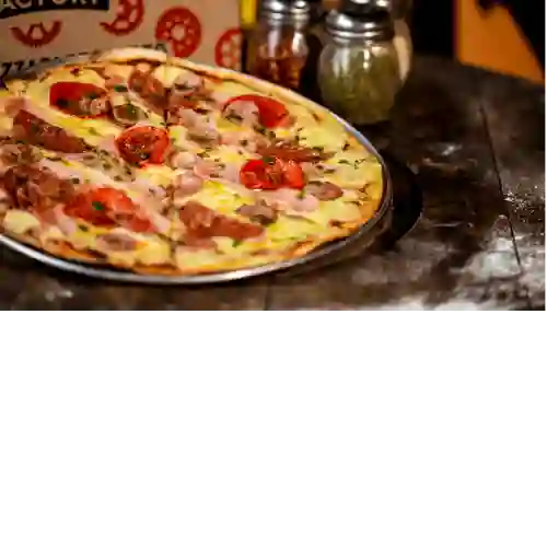 Pizza Carnes Maduradas Familiar