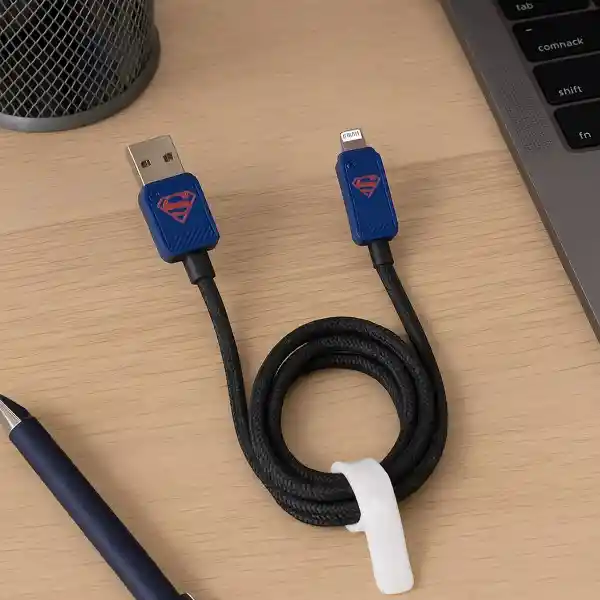 Cable de Carga Rápida y Datos 8 Pins Serie dc Superman Miniso