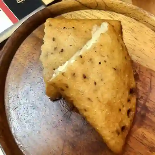 Empanada Maiz Dulce con Queso Costeño
