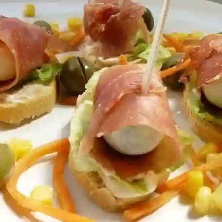 Huevitos de Codorniz con Tocineta