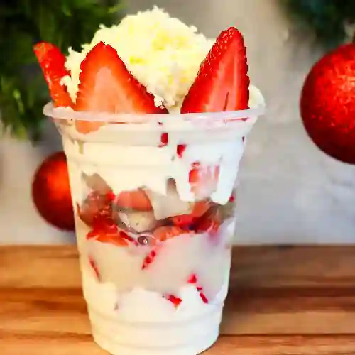 Fresas con Crema + Queso Rallado