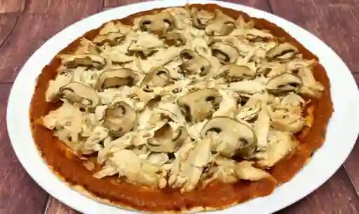Pizza Pollo Champiñón