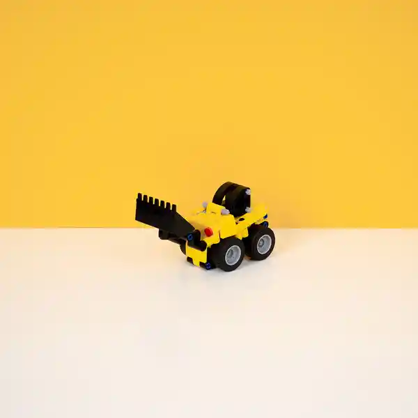 Figura Armable Miniboy Ingeniería Cargador Miniso