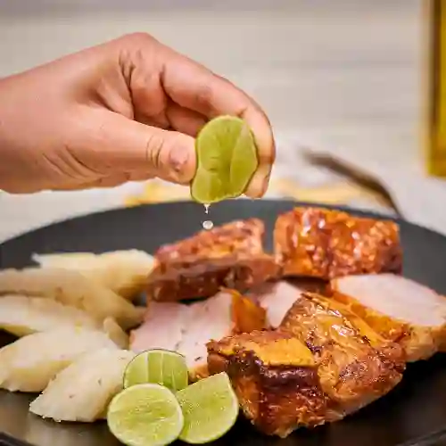 Picada de Chicharrón para Dos