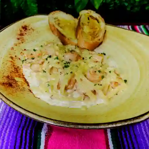 Fettuccine con Camarones