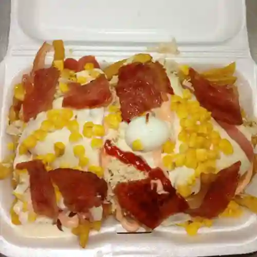 Salchipapa Especial Pollo