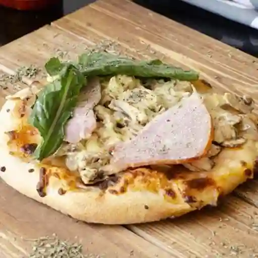 Pizza mediana mediterranea