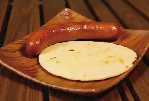 Chorizo con Arepa Paisa y Bebida