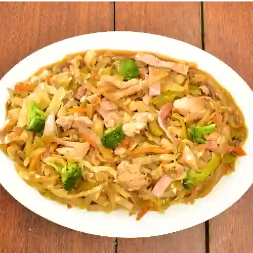 Chop Suey con Pollo y Camarones