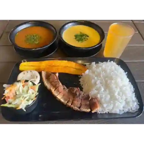 Almuerzo con Chicharrón de Cerdo