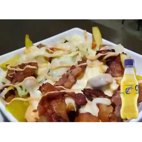 Combo Salchipapa con Costilla + Quatro Original 250ML