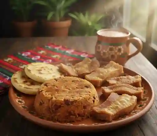 Calentado Frijoles con Chicharron