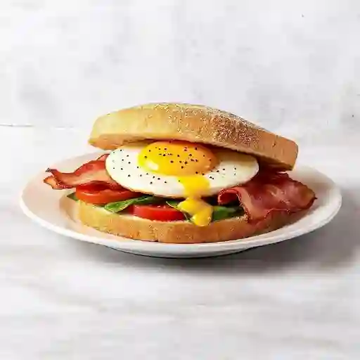 Emparedado Huevo y Tocino + Refresky