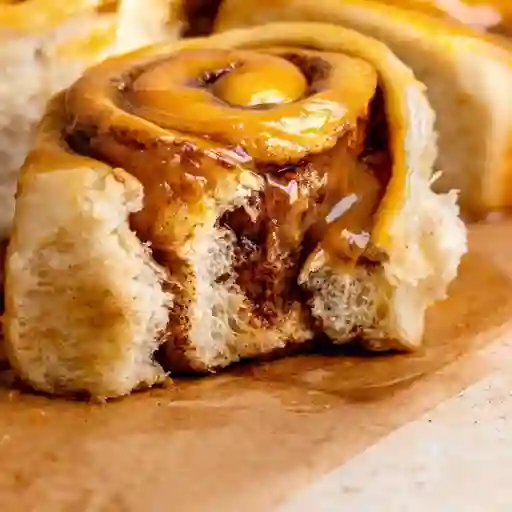 Arequipe cinnamon roll