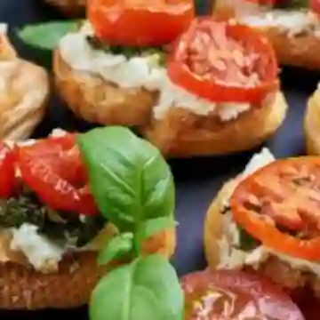 Montaditos Caprese