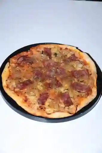 Pizza Tocineta y Cebolla Mediana