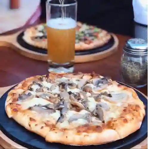 Pizza Grande Pollo Champiñones