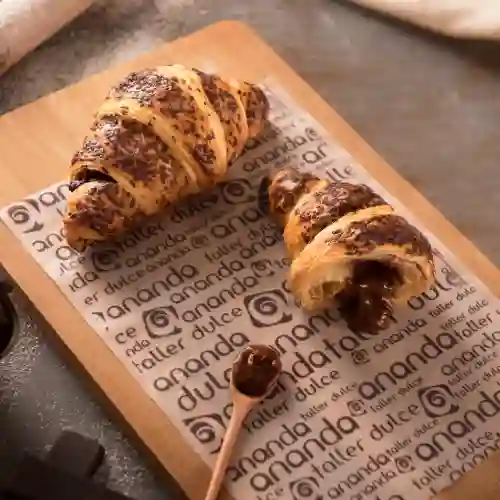 Croissant de Cacao con Avellanas