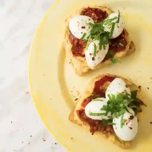 Tostadas de Hummus y Buffala