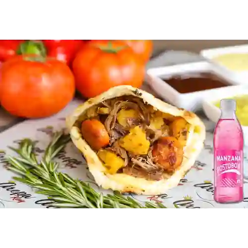 Combo Arepa Mechada + Manzana 300 ml