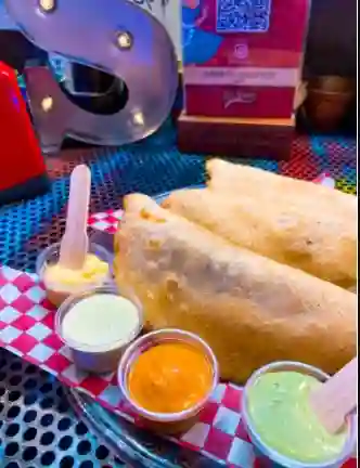 Empanada con Queso Costeño y Maduritos