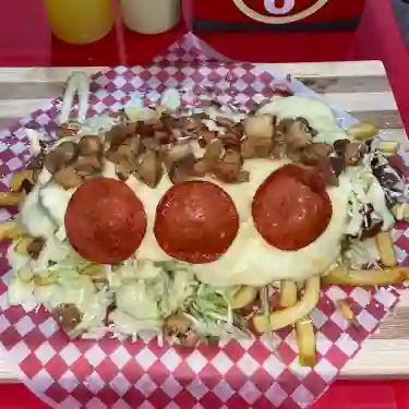 Salchipapa la bacana para 2 personas