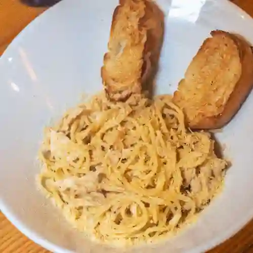 Pasta con Pollo y Champiñones